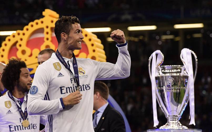 《古墓丽影》初代重制版对比 劳拉告别三角胸整容成功