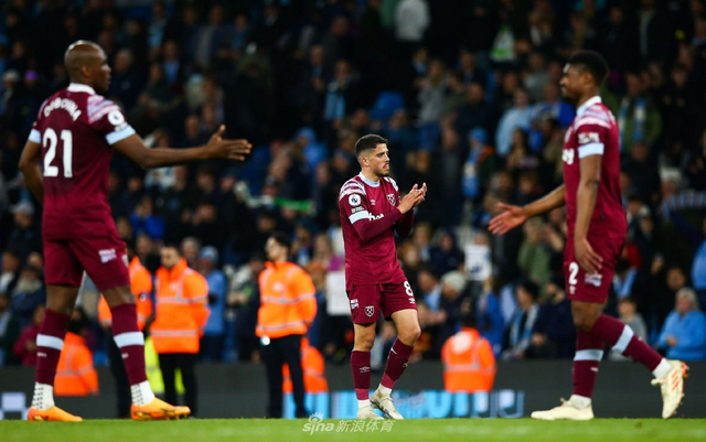 勇士主场力克雄鹿，库里轰31分领衔多点开花压制对手