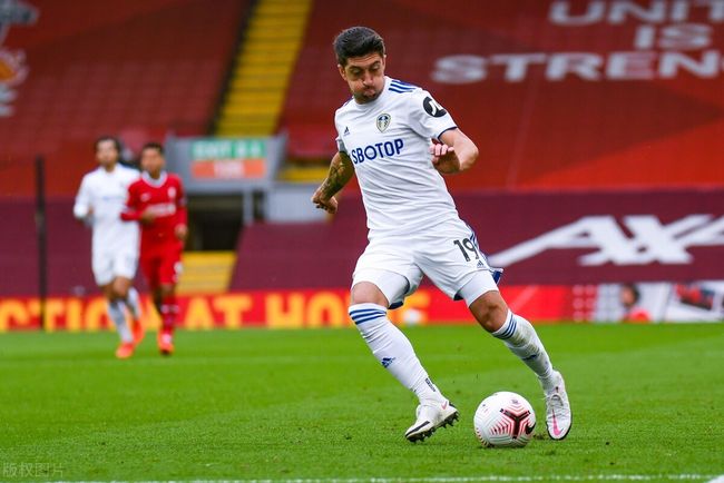 库里全场21投11中，三分11中3得到31分3篮板5助攻