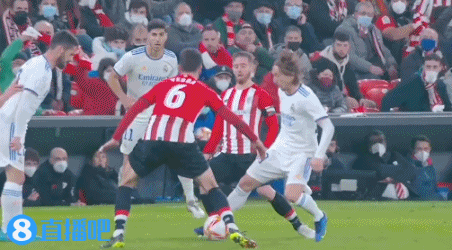 杜兰特39分7助火箭险胜森林狼 申京25+14