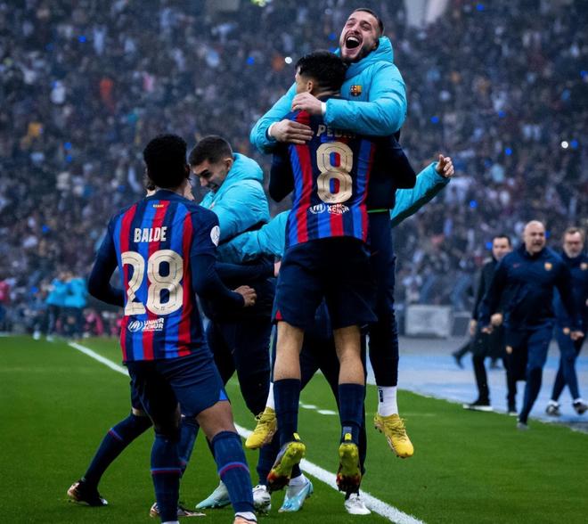 《黑神话：悟空》荣获金摇杆年度游戏大奖，“袈裟我收下了，年底将带来惊喜”